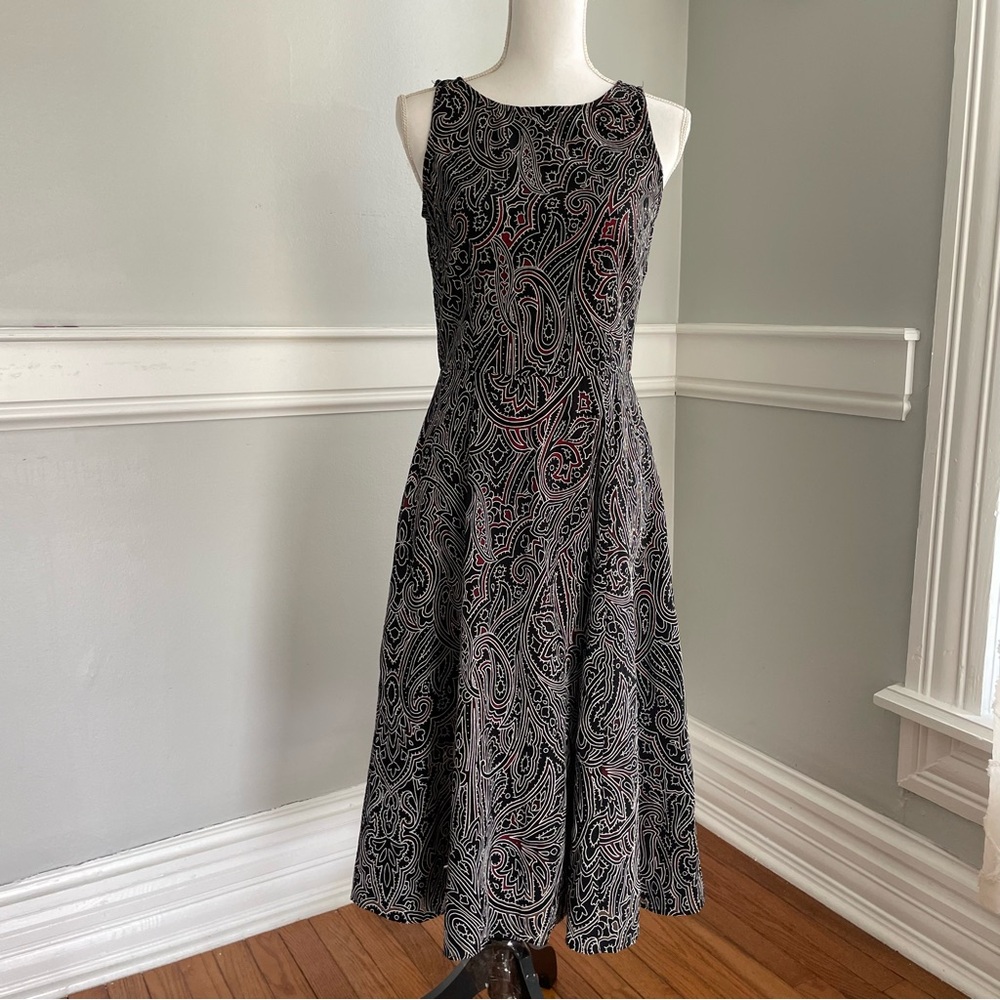 Forwear New York Elegant Black and White Paisley Dress with Red Lining Size 4